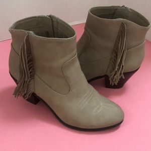 Ankle boots